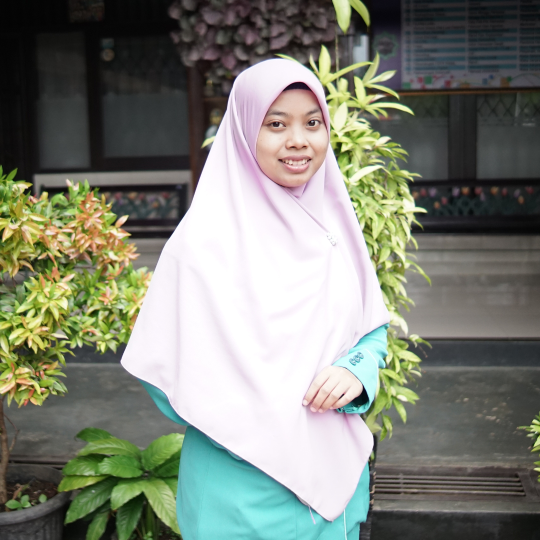 Fadilla Chintiya D, S.Pd.